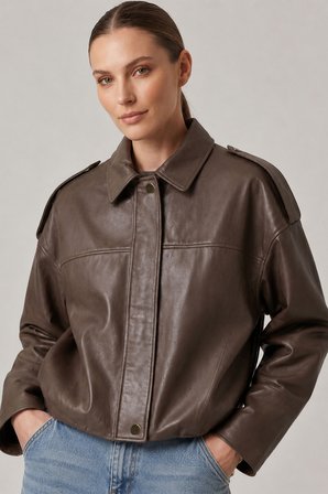 Kahverengi Hakiki Deri Oversize Crop Kemerli Omuz Apolet Detaylı Kadın Ceket
