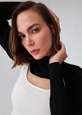 Peraluna Yarım Balıkçı Yaka Uzun Kollu Triko Omuzluk Siyah