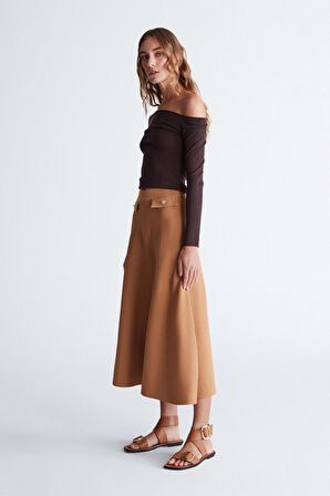 Styleboom X Peraluna VIVIEN SKIRT Düğme Detaylı Diz Altı Kloş Kadın Triko Etek Camel