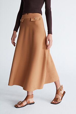 Styleboom X Peraluna VIVIEN SKIRT Düğme Detaylı Diz Altı Kloş Kadın Triko Etek Camel