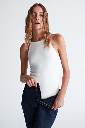 Styleboom X Peraluna GRETA BODY Halter Yaka Arkası Çapraz Alttan Çıtçıtlı Kadın Triko Body Ekru