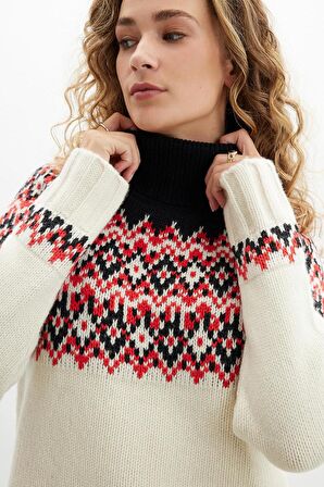 Styleboom X Peraluna COTSWALD FAIR ISLE PULLOVER Balıkçı Yaka Baklava Desen Kazak Kadın Triko Kazak - Ekru Multi