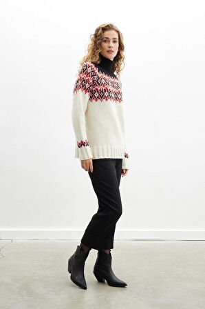 Styleboom X Peraluna COTSWALD FAIR ISLE PULLOVER Balıkçı Yaka Baklava Desen Kazak Kadın Triko Kazak - Ekru Multi