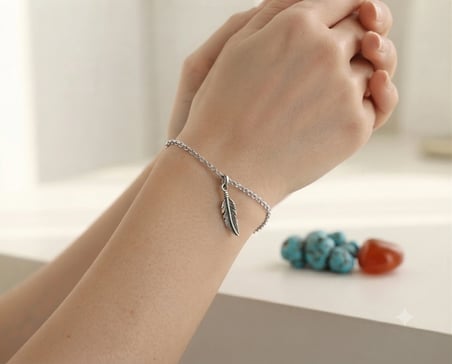 Kadın Gümüş Bileklik Uyumlu Tüy Model Charm