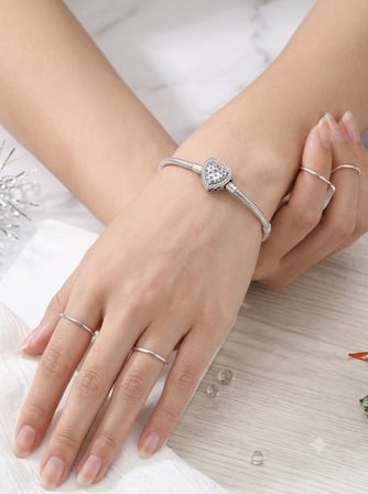 Kadın Kalp Model Taşlı Gümüş Charm