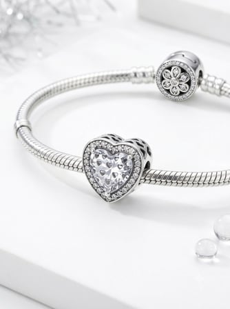 Kadın Kalp Model Taşlı Gümüş Charm