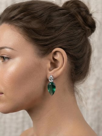 Kadın Damla Model Yeşil Taş Detay Gümüş Küpe