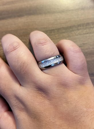 Erkek Beyaz Çizgi Detay Gümüş Renk Tungsten Yüzük