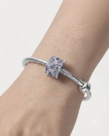 Kadın Sıralı Mavi Taş Model Gümüş Charm
