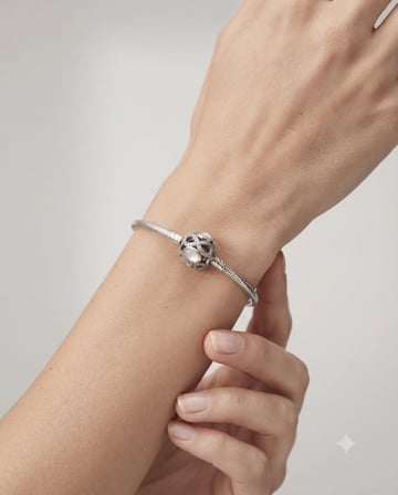 Kadın Sonsuzluk ve Krem Renk Taş Model Gümüş Charm