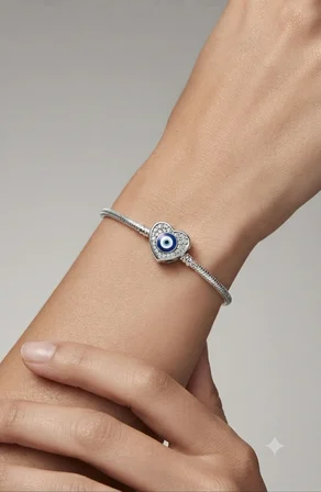 Kadın Kalp Model Nazar Boncuğu Detay Taşlı Gümüş Charm