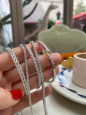 Kadın Gümüş İthal Taşlı Kelepçe