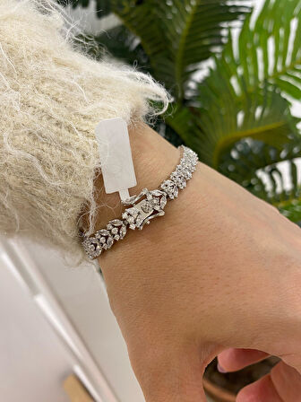 Kadın Gümüş İthal Zirkon Taşlı Bileklik