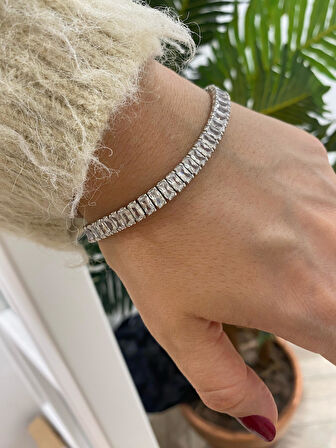 Kadın Gümüş İthal Sıra Zirkon Taşlı Bileklik