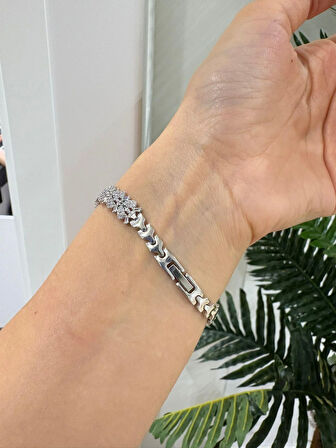 Kadın Gümüş Zirkon Taşlı Saat 