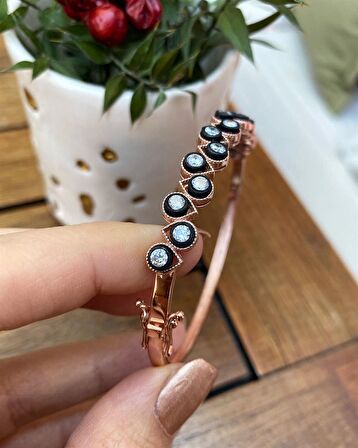 Kadın Gümüş Elmas Montür Görünümlü Kelepçe