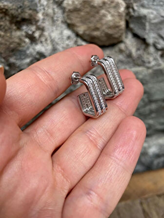 Kadın Gümüş Zirkon Taşlı Tasarım Küpe