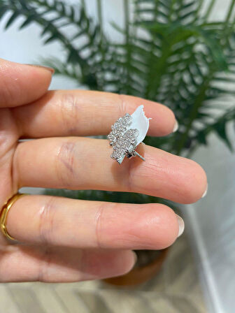 Kadın Gümüş Vidalı Yonca Küpe