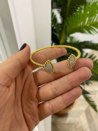 Kadın Gümüş Zirkon Taşlı Tasarım Kelepçe