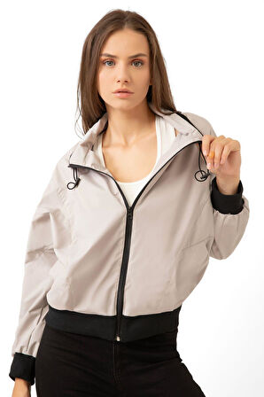 Kadın Dik Yaka Su ve Rüzgar Geçirmez Oversize Crop Mevsimlik Yağmurluk Rüzgarlık