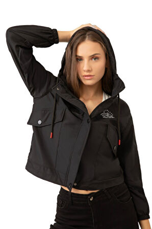 Kadın Su Geçirmez ve Rüzgara Dayanıklı Kapüşonlu Cepli Çıt Çıtlı Mevsimlik Yağmurluk