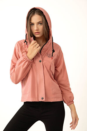 Kadın Su Geçirmez ve Rüzgara Dayanıklı Kapüşonlu Cepli Çıt Çıtlı Mevsimlik Yağmurluk