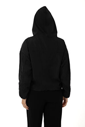 Spor Kadın Kapüşonlu Su ve Rüzgar Geçirmez Cepli Astarlı Oversize Mevsimlik Yağmurluk