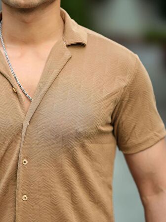 Jakarlı Örme Desenli Kısa Kol Fit Gömlek - Bej