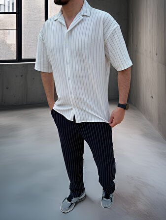 Apaş Yaka Krep Kumaş Çizgili Yarım Oversize Erkek Gömlek - Beyaz