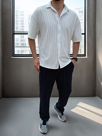 Apaş Yaka Krep Kumaş Çizgili Yarım Oversize Erkek Gömlek - Beyaz