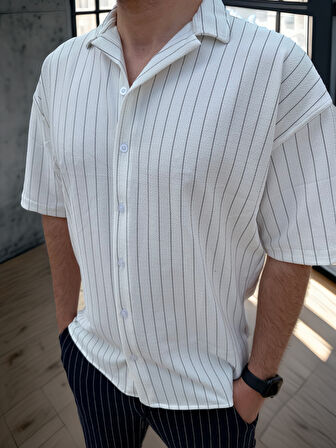 Apaş Yaka Krep Kumaş Çizgili Yarım Oversize Erkek Gömlek - Beyaz