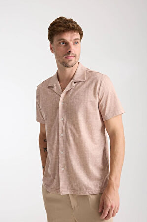 Bej Erkek Kısa Kollu Yazlık Gömlek – Düğmeli, Açık Yaka, Rahat Kalıp