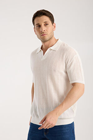 Erkek Polo Yaka Dik Çizgi Dokulu Beyaz Kısa Kollu Triko Tişört