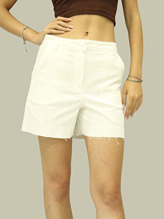Kadın Beyaz Yüksek Bel Şort - Püsküllü Paça, Arka Cep Detaylı, Kumaş Şort