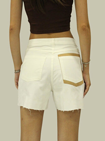 Kadın Beyaz Yüksek Bel Şort - Püsküllü Paça, Arka Cep Detaylı, Kumaş Şort