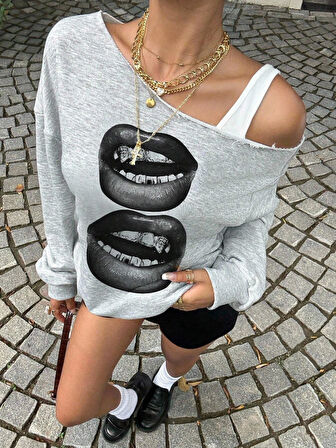 Kadın Gri Oversize Sweatshirt – Baskılı Dudak Desenli, Sokak Stili, Rahat Kesim