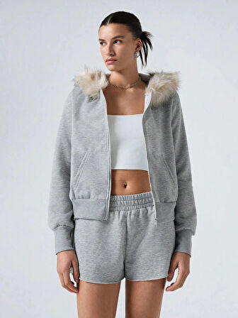 Kadın Gri Fermuarlı  Kapüşonlu Sweatshirt – Kürklü Kapüşon, Cepli, Rahat Kalıp