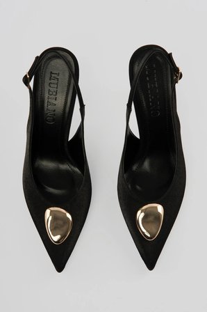 Kadın Saten Stiletto Sivri Burun Gold Detaylı Arkası Açık Topuklu Ayakkabı Veluna Siyah