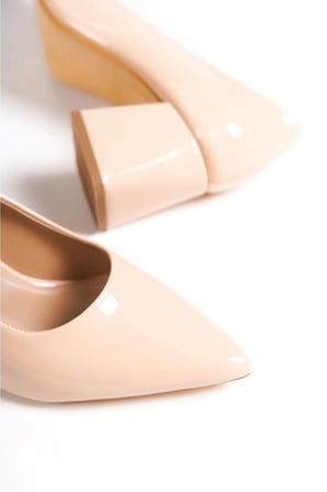 Mubiano MBZFR602-RN Kadın Rugan Blok Topuklu 6 cm Sivri Burun Nude Stiletto & Topuklu Ayakkabı