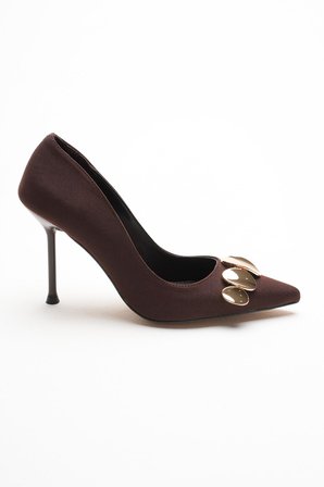 Aveline Kadın Kahve Nubuk Gold Aksesuarlı Sivri Burunlu Yüksek İnce Topuklu Stiletto Ayakkabı (9.5 CM) 