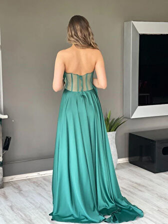 Zümrüt Yeşili Kedi Yaka Gögüsü Taşlı Yandan Pelerinli Yeni Sezon Abiye Elbise Ht7303 7303