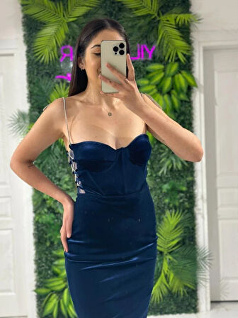 Lacivert Yıldızlar Kadın Taş Askılı Yanları Pencereli Kadife Yeni Sezon Abiye Elbise Gs7350 7350 Boy:110cm