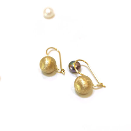 10mm Kumlu Top Sallanan Küpe 14 Ayar Altın HD VİDEOLU