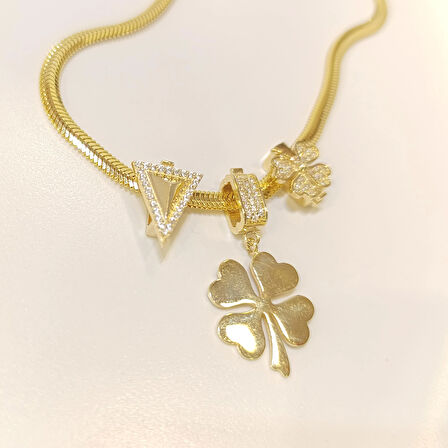 Charm Yonca Kolye 14 Ayar Altın HD VİDEOLU