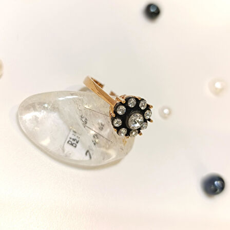 0.44ct Elmas Gül Modeli Yüzük 8K Altın HD videolu