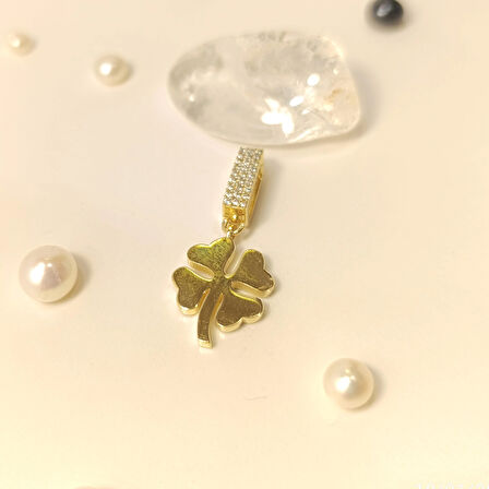 Charm Yonca Kolye 14 Ayar  Altın HD VİDEOLU