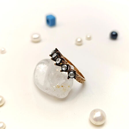 Beş Taş Elmas Taşlı Yüzük 8 Ayar Altın HD videolu