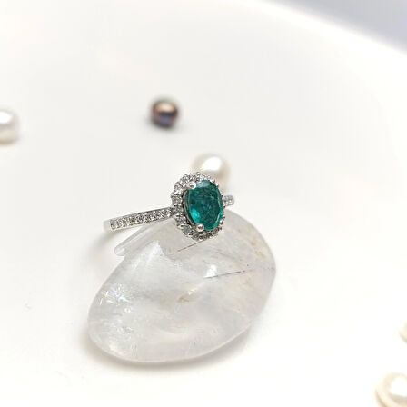 0.70ct Zümrüt Pırlanta Oval Taşlı  Yüzük 14 Ayar Altın HD VİDEOLU