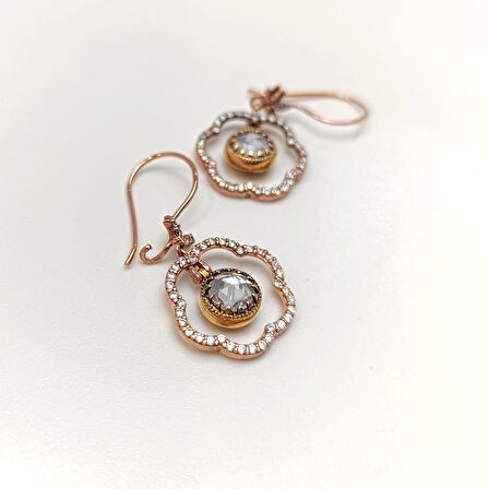 Tek Taşlı Çİçek Sallanan Küpe 14 Ayar Altın HD VİDEOLU