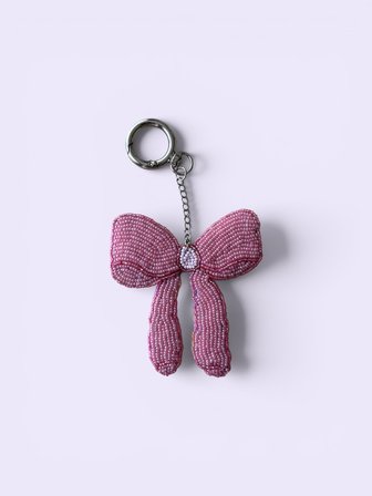 Pembe Fiyonk Çanta Charmı – El İşlemeli Boncuk Detaylı Bag Charm